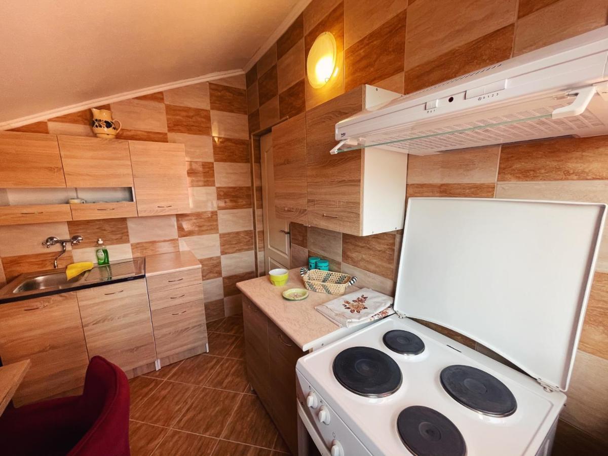 Vila Duricic 300M Od Mora Hotell Ðenovići Eksteriør bilde