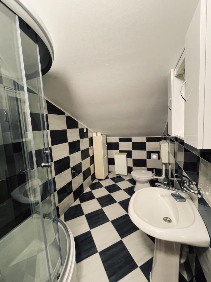 Vila Duricic 300M Od Mora Hotell Ðenovići Eksteriør bilde