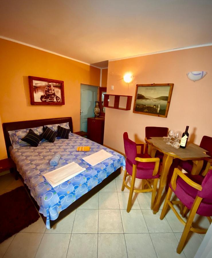 Vila Duricic 300M Od Mora Hotell Ðenovići Eksteriør bilde