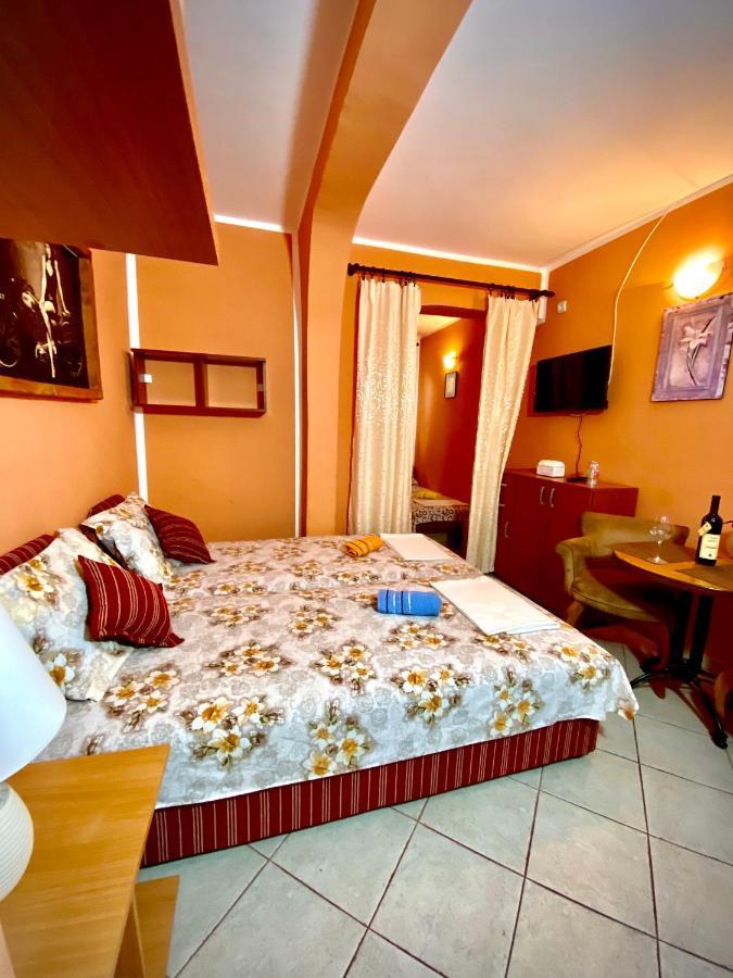 Vila Duricic 300M Od Mora Hotell Ðenovići Eksteriør bilde
