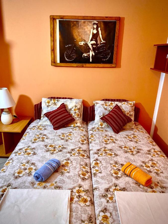 Vila Duricic 300M Od Mora Hotell Ðenovići Eksteriør bilde