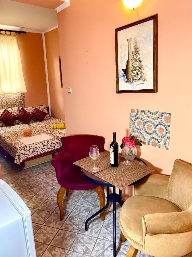 Vila Duricic 300M Od Mora Hotell Ðenovići Eksteriør bilde