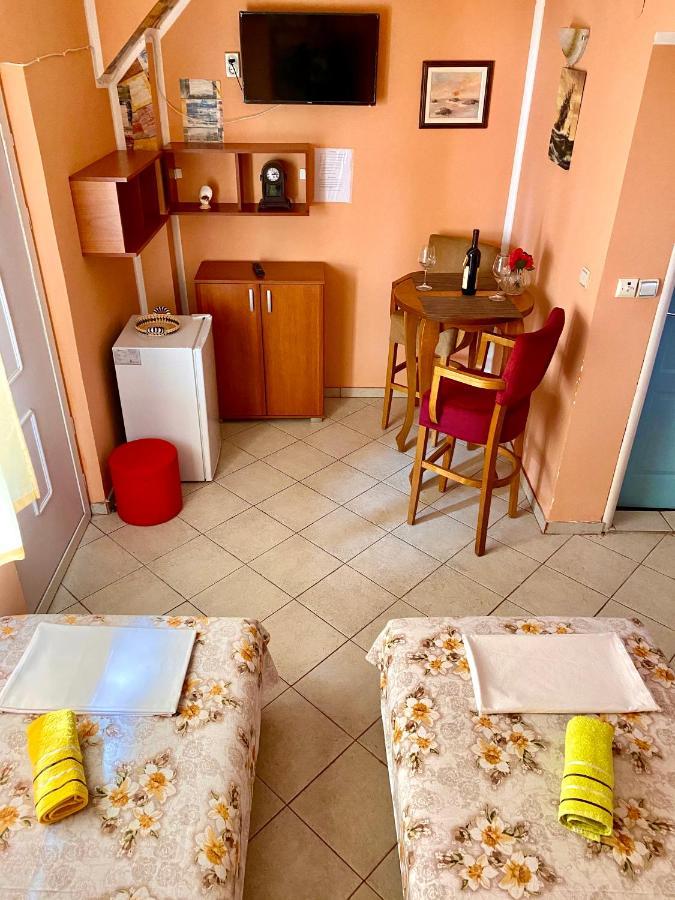Vila Duricic 300M Od Mora Hotell Ðenovići Eksteriør bilde