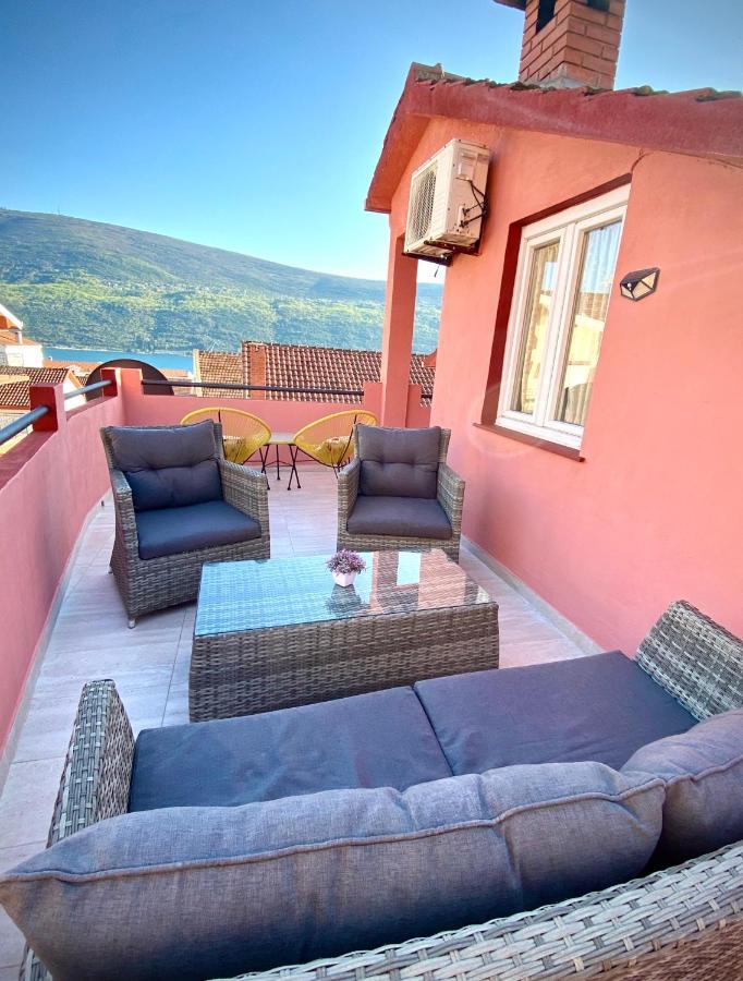 Vila Duricic 300M Od Mora Hotell Ðenovići Eksteriør bilde
