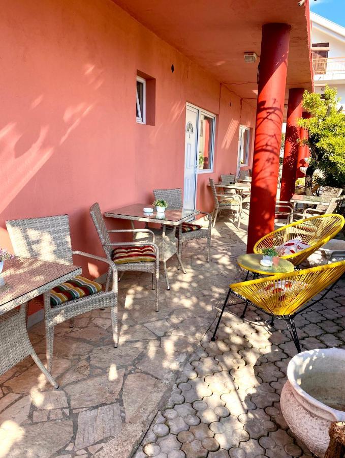 Vila Duricic 300M Od Mora Hotell Ðenovići Eksteriør bilde